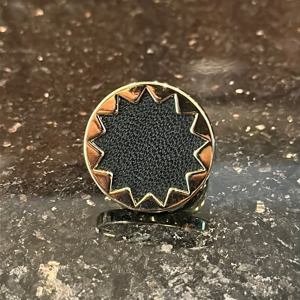 House of Harlow 1960 - black & gold statement ring - 8 1/2 size